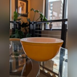 Vintage Pyrex Orange 403 2.5 Qt Mixing Bowl